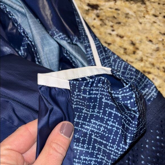 New Balance Black and Gray Hooded light weight Jacket with Reflective Accents - Picture 11 of 11